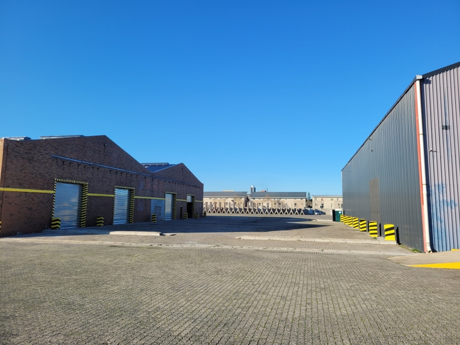 To Let Commercial Property for Rent in Maitland Western Cape